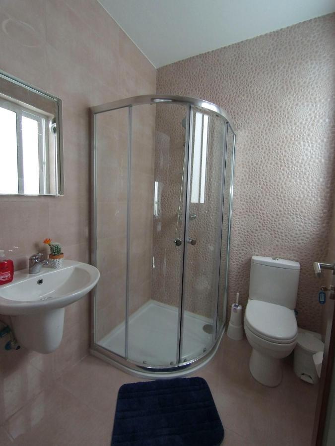 F10 Room 3, Private Room Two Single Beds Shared Bathroom In Shared Flat Msida Εξωτερικό φωτογραφία
