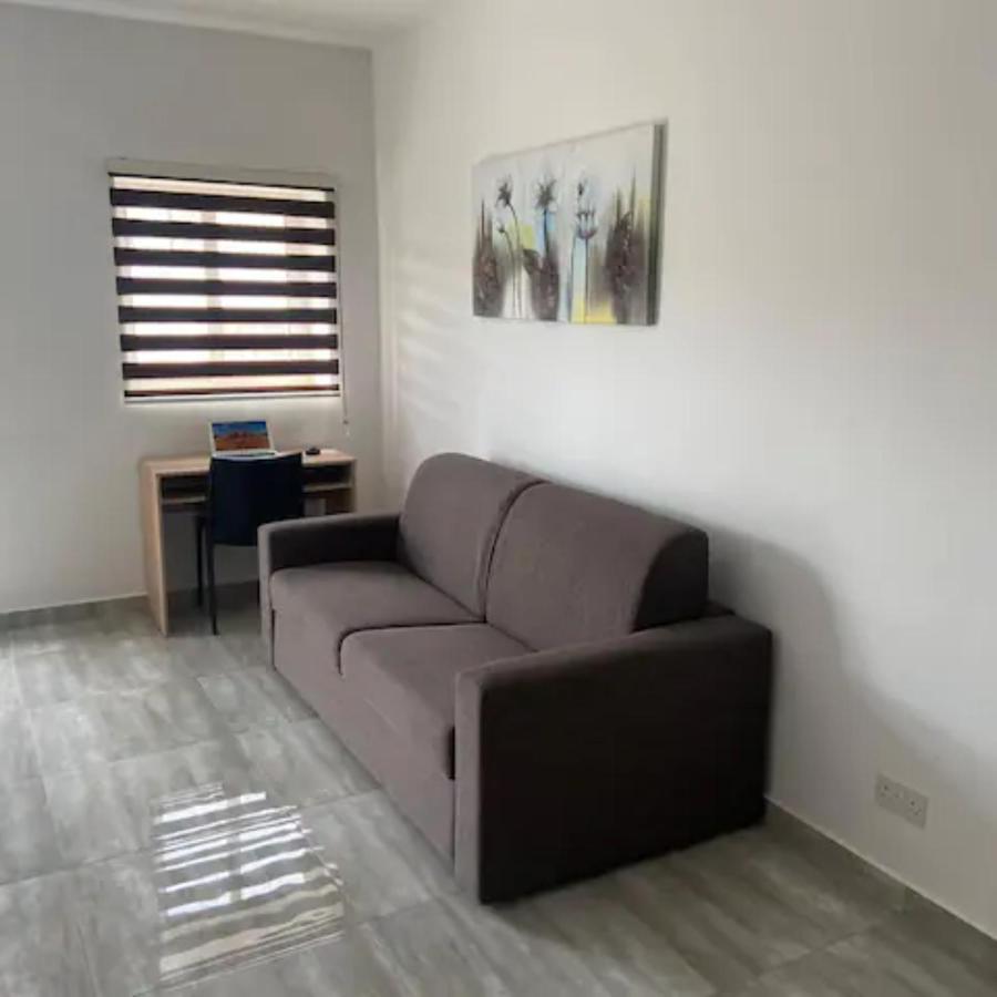 F10 Room 3, Private Room Two Single Beds Shared Bathroom In Shared Flat Msida Εξωτερικό φωτογραφία