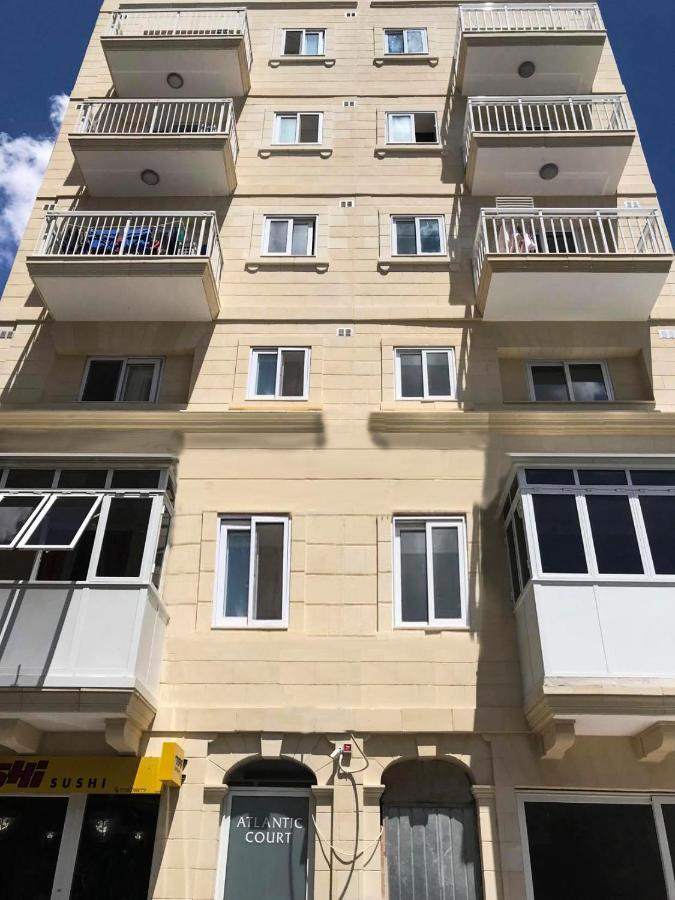 F10 Room 3, Private Room Two Single Beds Shared Bathroom In Shared Flat Msida Εξωτερικό φωτογραφία