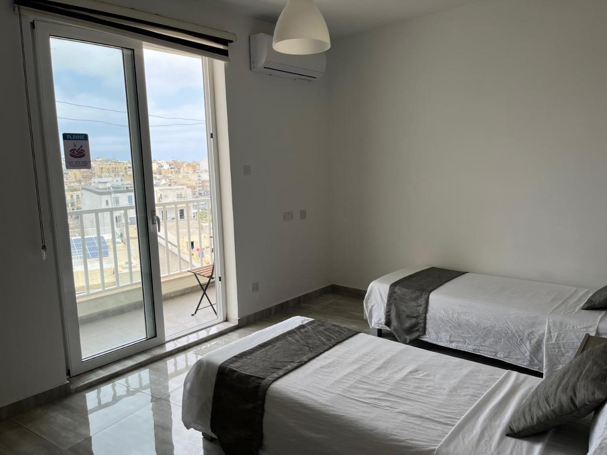 F10 Room 3, Private Room Two Single Beds Shared Bathroom In Shared Flat Msida Εξωτερικό φωτογραφία